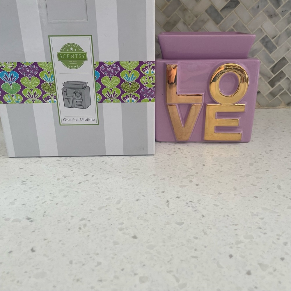 Scentsy Once In A Lifetime LOVE Element Warmer Pink/Purple and Gold w/ Box